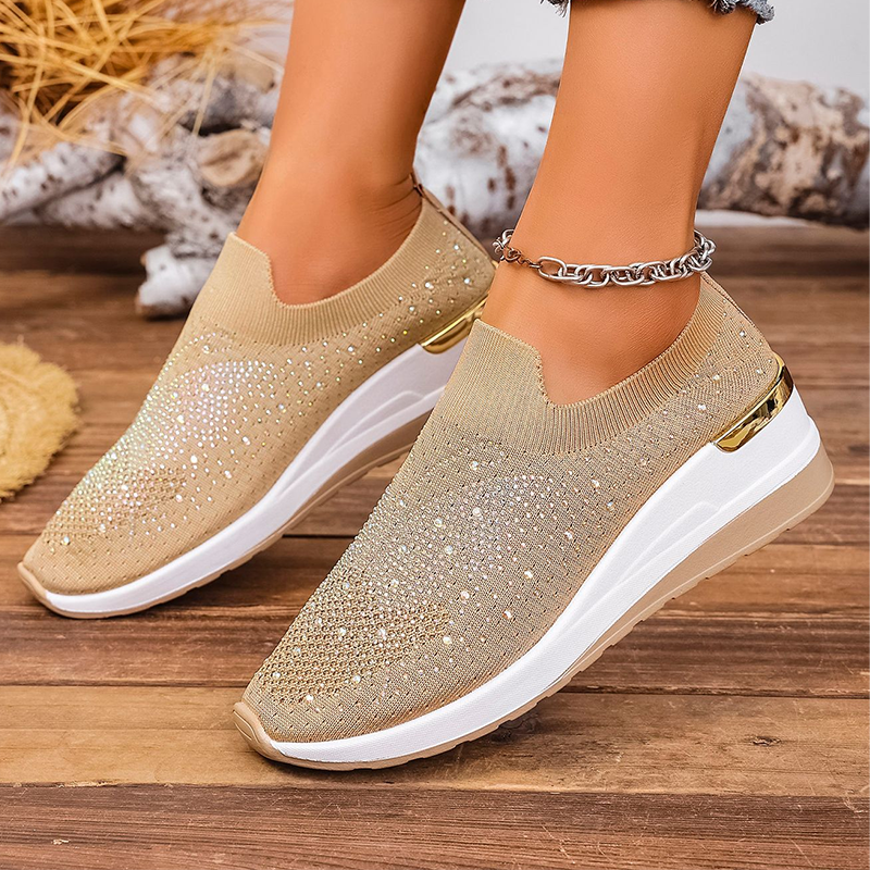 👟✨ Glittrande slip-on sneakers med strass och plattformsula
