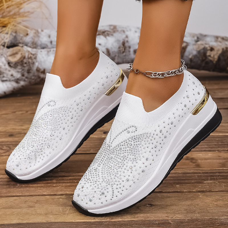 👟✨ Glittrande slip-on sneakers med strass och plattformsula