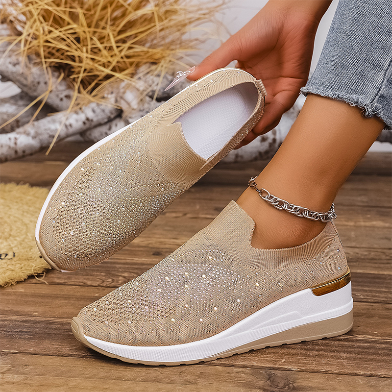 👟✨ Glittrande slip-on sneakers med strass och plattformsula