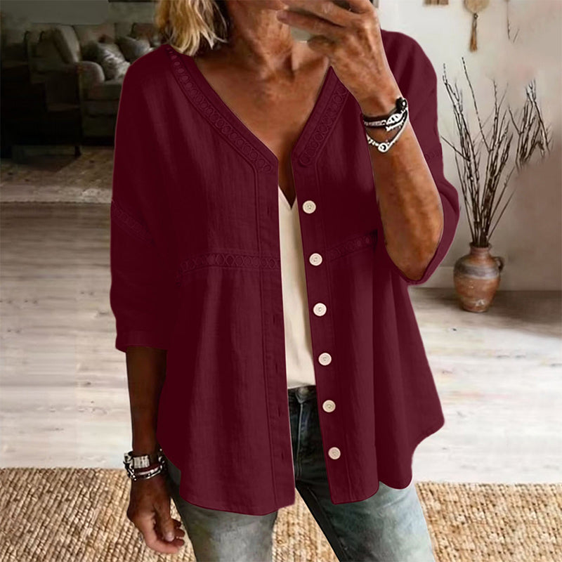 👕🌸 V-ringad spetsblus med knappar