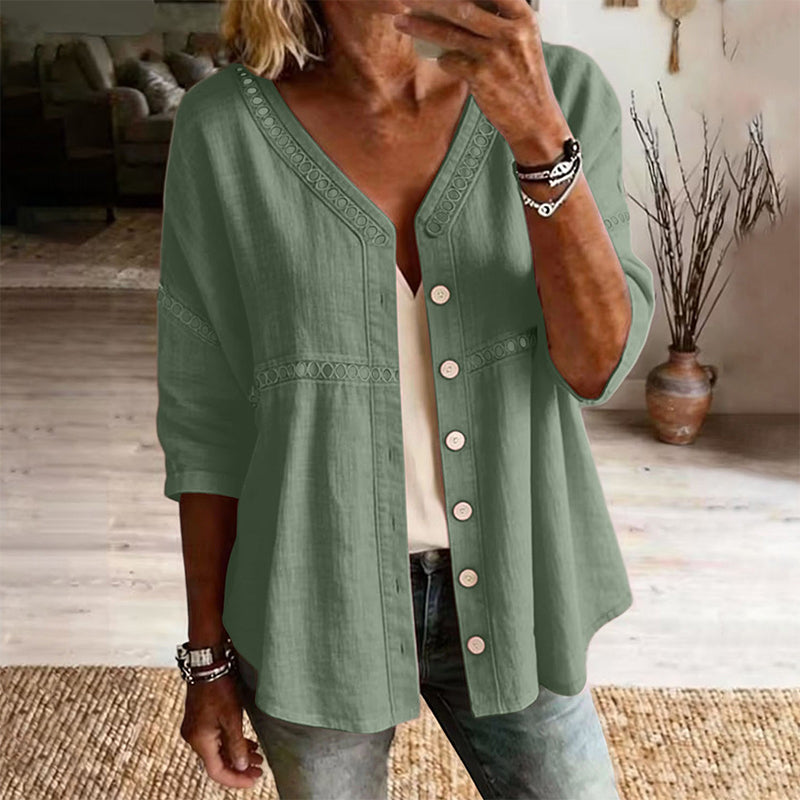 👕🌸 V-ringad spetsblus med knappar