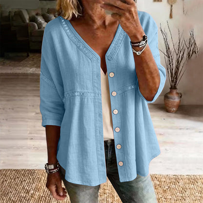 👕🌸 V-ringad spetsblus med knappar