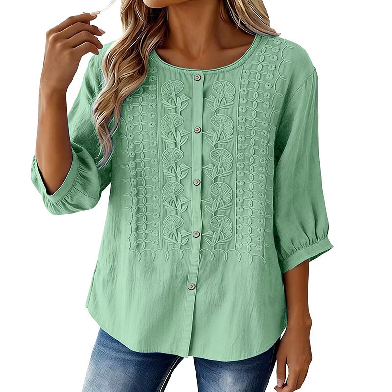 👕🌸 Broderad bomull-linne blus med knappar och 3/4-ärmar