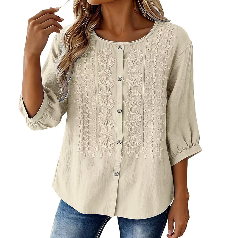 👕🌸 Broderad bomull-linne blus med knappar och 3/4-ärmar