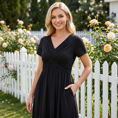 👗✨ Plisserad V-ringad klänning med kors och fickor