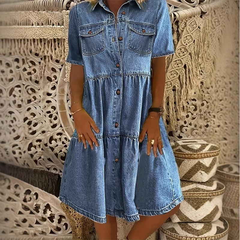 Elegant sommarklänning i denim för damer