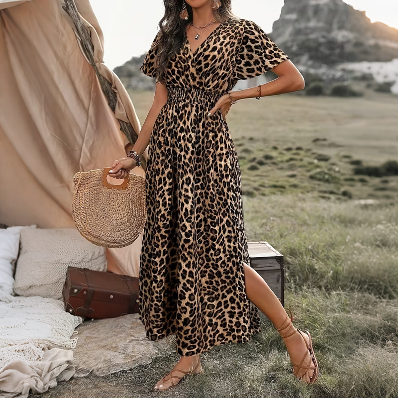 👗🌸 Elegant maxiklänning med V-hals och slits i sidan