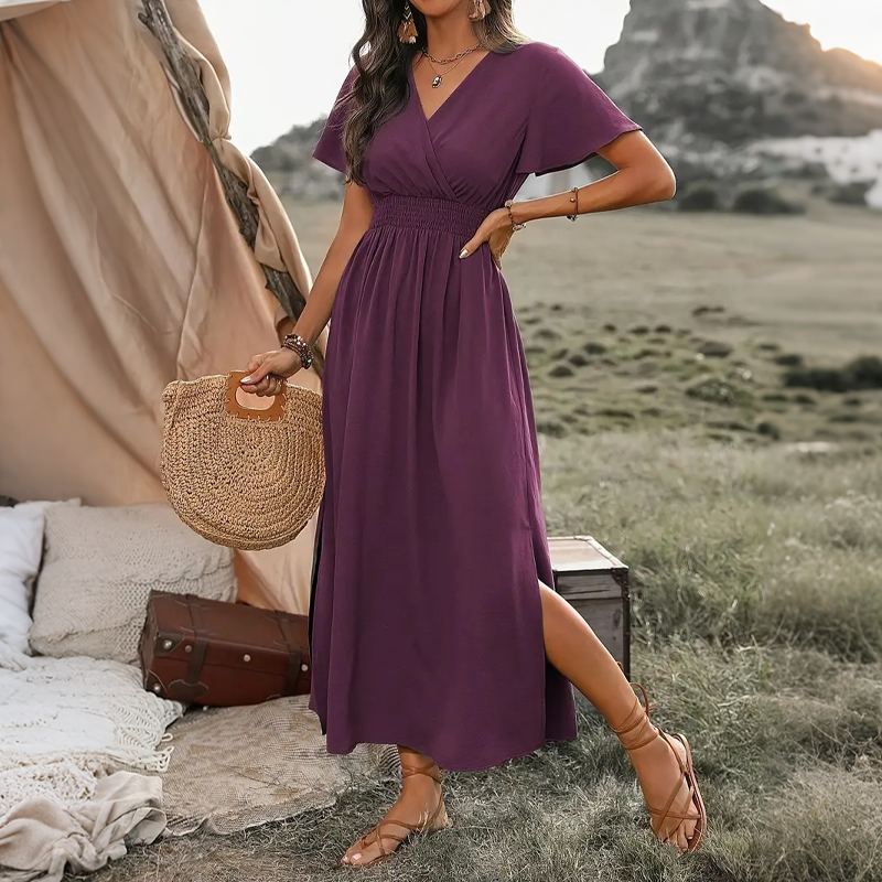 👗🌸 Elegant maxiklänning med V-hals och slits i sidan