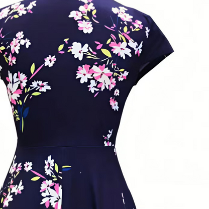 🔥Blommig damklänning med fickor – elegant stil och bekväm passform 🌸