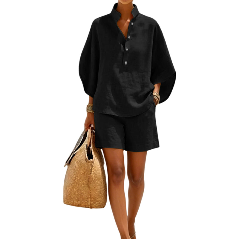 Minimalistiskt set med topp och shorts för damer
