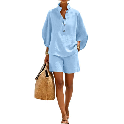 Minimalistiskt set med topp och shorts för damer