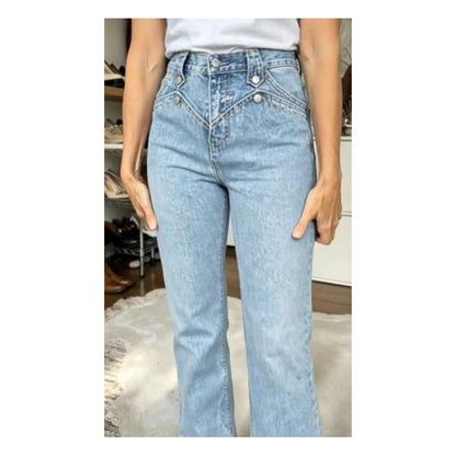 Att forma jeans med hög midja