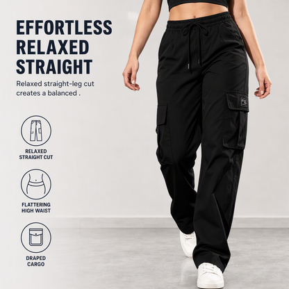 Dammiga cargo-byxor med relaxed fit och raka ben, elastisk dragsko i midjan och sidofickor