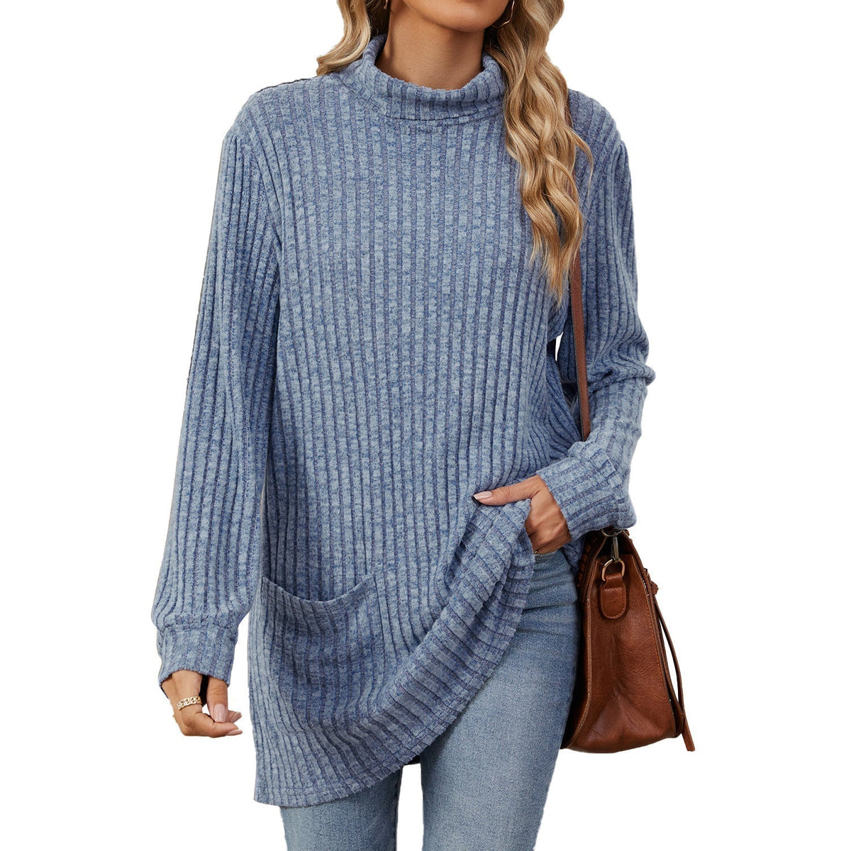 ✨ Ny kollektion 🤍 Löst sittande T-shirt för damer med hög krage och långa ärmar – bekväm passform och elegant lager-på-lager-look